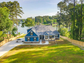 Stunning Lakefront Retreat on Jodeco - Your Perfect Getaway Awaits!